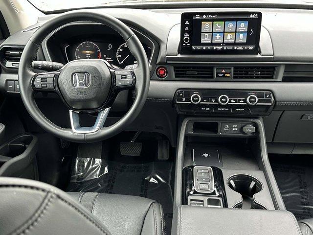 used 2025 Honda Pilot car, priced at $43,000