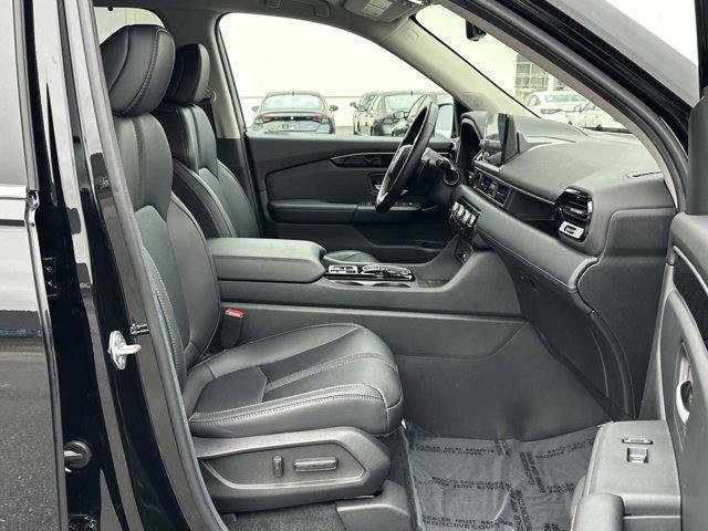 used 2025 Honda Pilot car, priced at $43,000