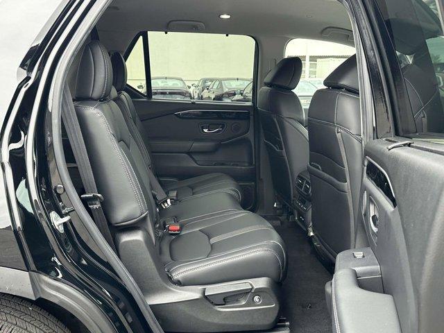 used 2025 Honda Pilot car, priced at $43,000