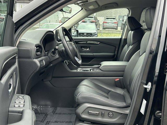 used 2025 Honda Pilot car, priced at $43,000