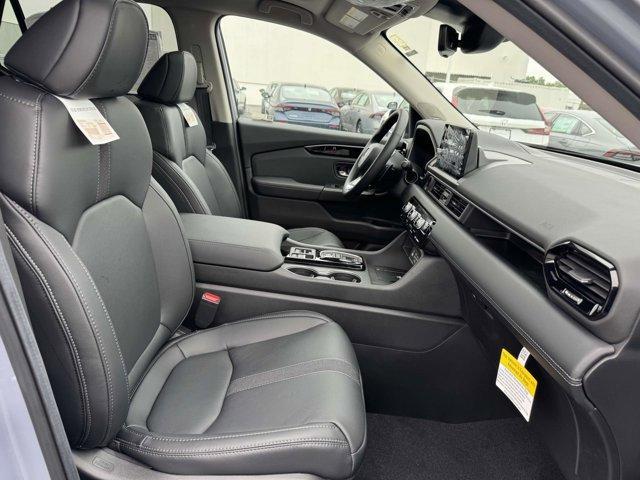 new 2025 Honda Pilot car, priced at $51,505