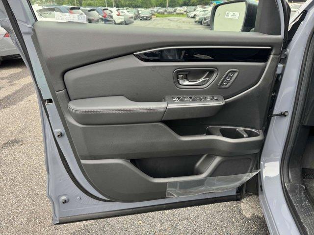 new 2025 Honda Pilot car, priced at $51,505