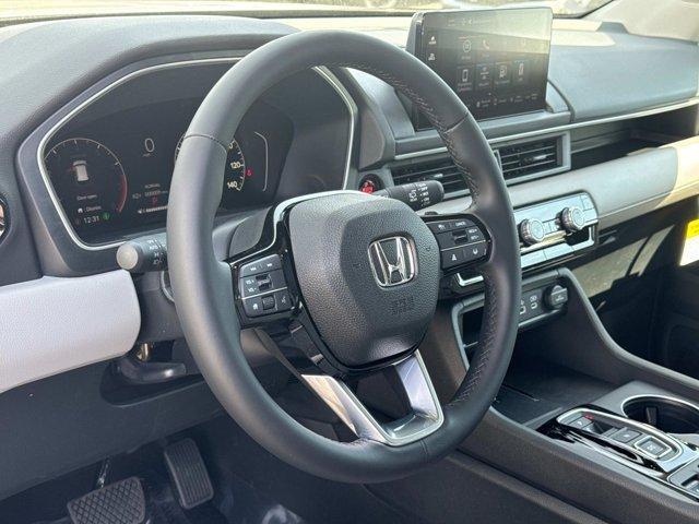 new 2025 Honda Pilot car, priced at $49,195