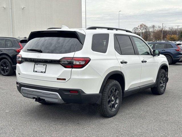 new 2025 Honda Pilot car, priced at $51,350