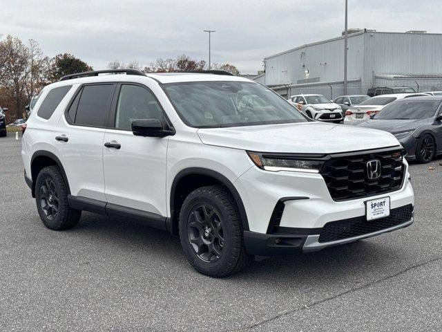 new 2025 Honda Pilot car, priced at $51,350