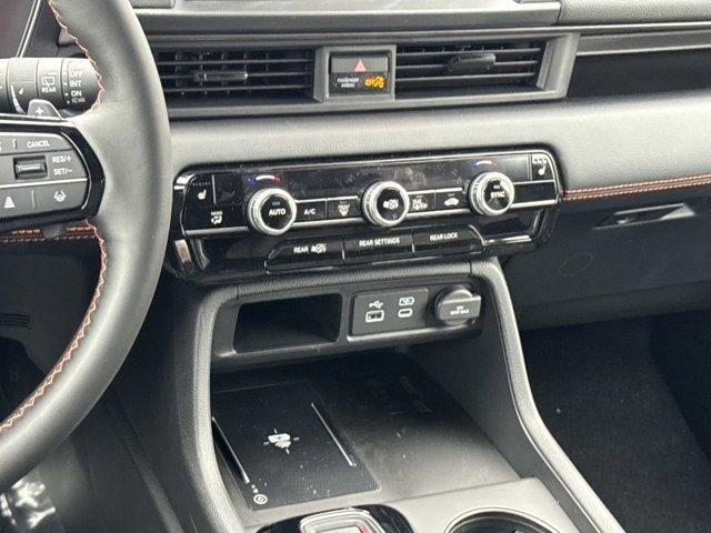 new 2025 Honda Pilot car, priced at $51,350