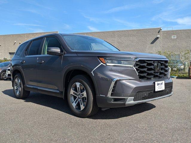 new 2025 Honda Pilot car, priced at $46,695