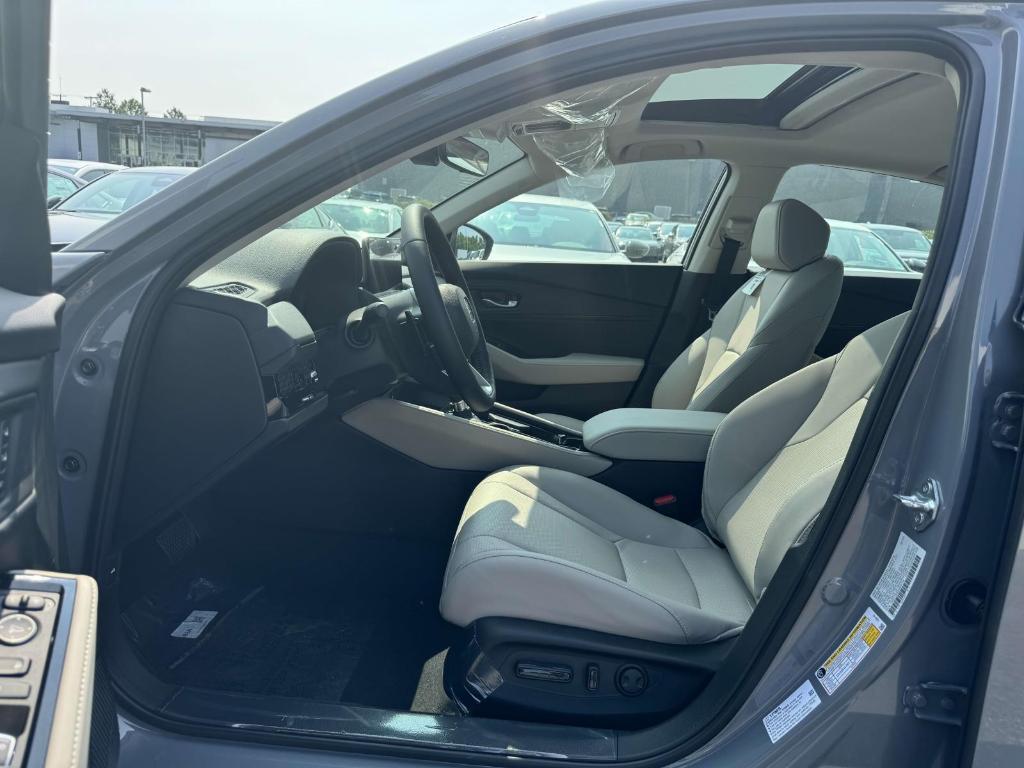 new 2025 Honda Accord Hybrid car, priced at $40,905