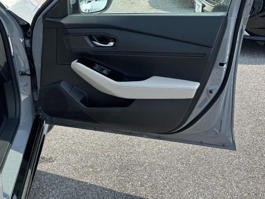 new 2025 Honda Accord Hybrid car, priced at $40,905