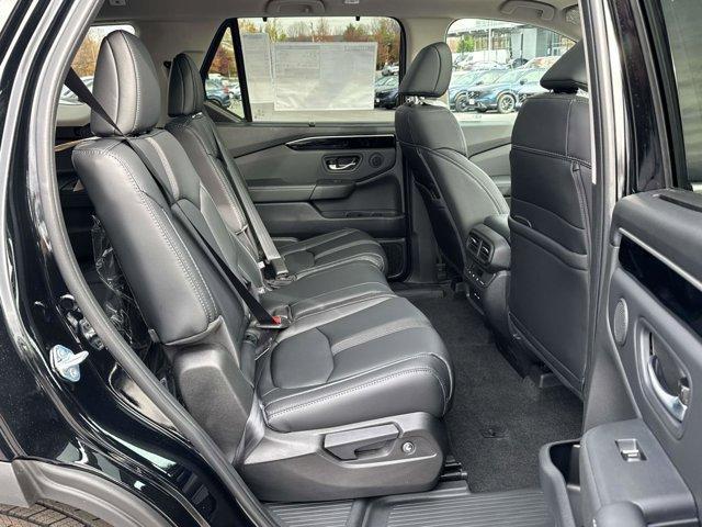 new 2025 Honda Pilot car, priced at $51,095