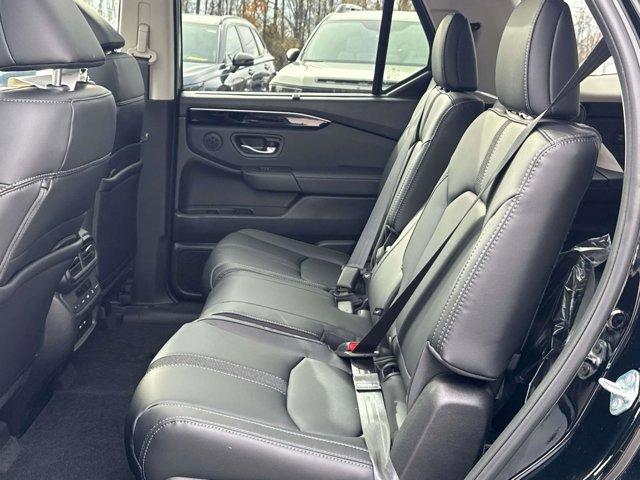 new 2025 Honda Pilot car, priced at $51,095
