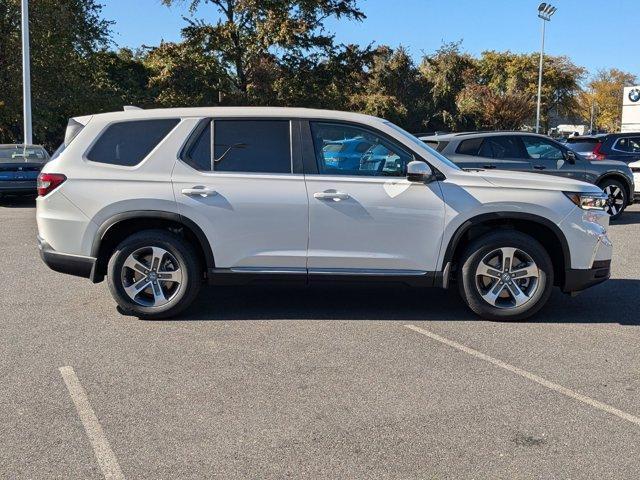 new 2025 Honda Pilot car, priced at $47,450