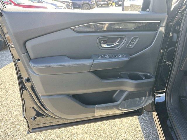 new 2025 Honda Pilot car, priced at $54,575