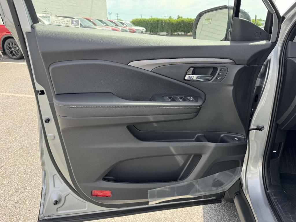 new 2025 Honda Ridgeline car, priced at $44,430
