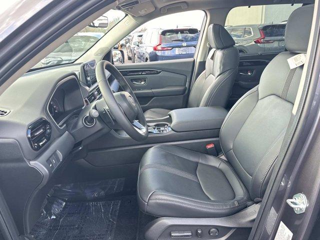 new 2025 Honda Pilot car, priced at $51,095