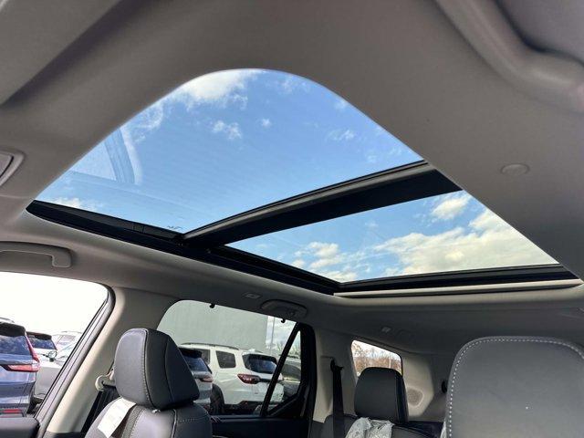 new 2025 Honda Pilot car, priced at $51,095