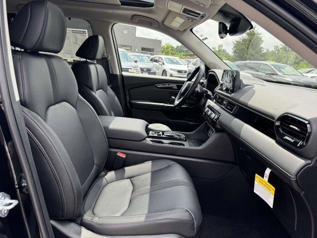 new 2025 Honda Pilot car, priced at $51,780