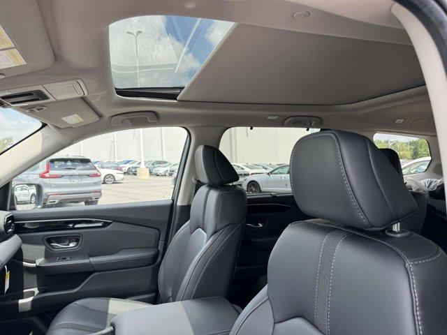 new 2025 Honda Pilot car, priced at $51,780