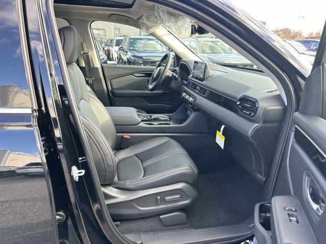 new 2025 Honda Pilot car, priced at $51,095