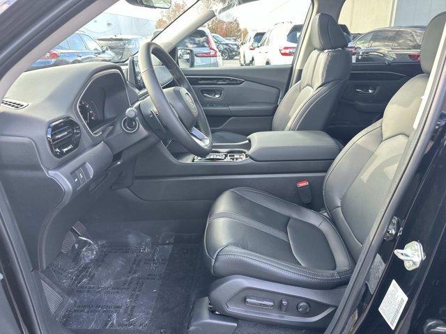 new 2025 Honda Pilot car, priced at $51,095