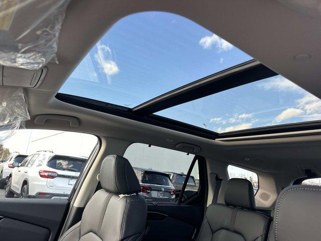 new 2025 Honda Pilot car, priced at $51,095