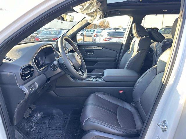 new 2025 Honda Pilot car, priced at $56,530