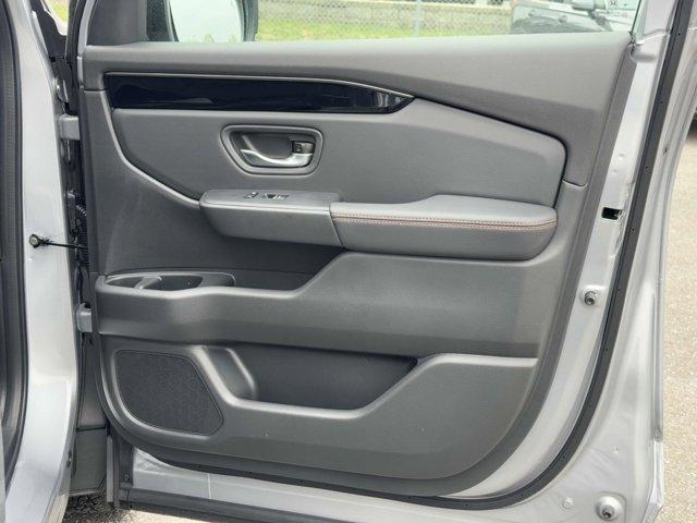 new 2025 Honda Pilot car, priced at $50,795