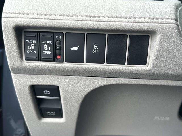 new 2026 Honda Odyssey car, priced at $44,290