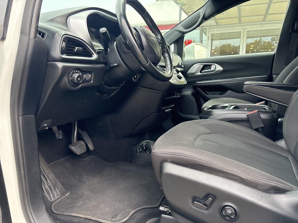 used 2018 Chrysler Pacifica car, priced at $10,999