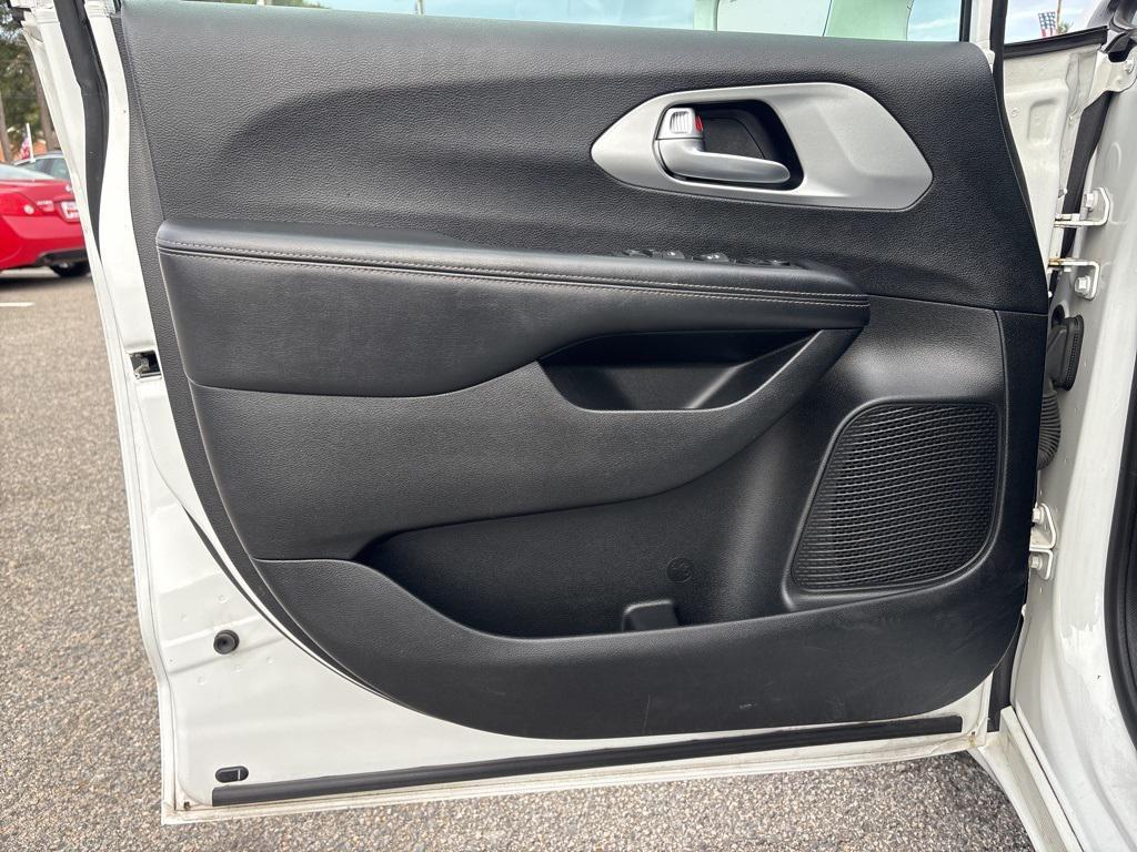 used 2018 Chrysler Pacifica car, priced at $10,999