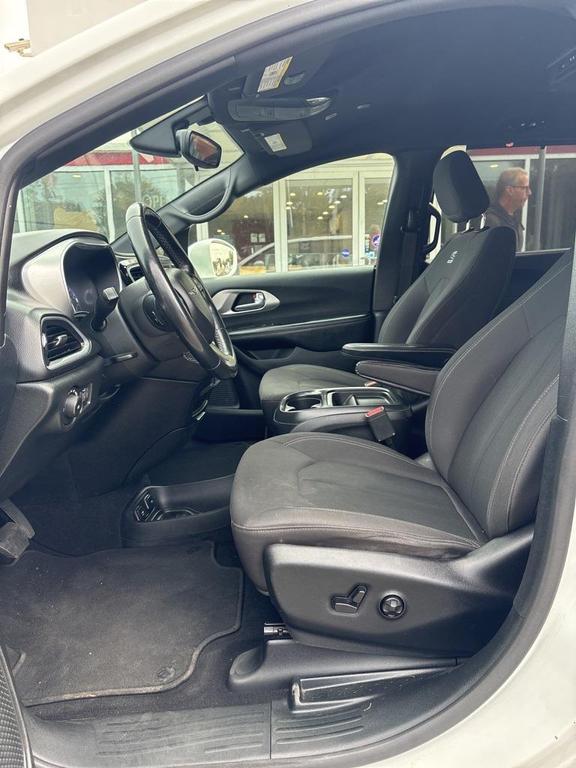 used 2018 Chrysler Pacifica car, priced at $10,999