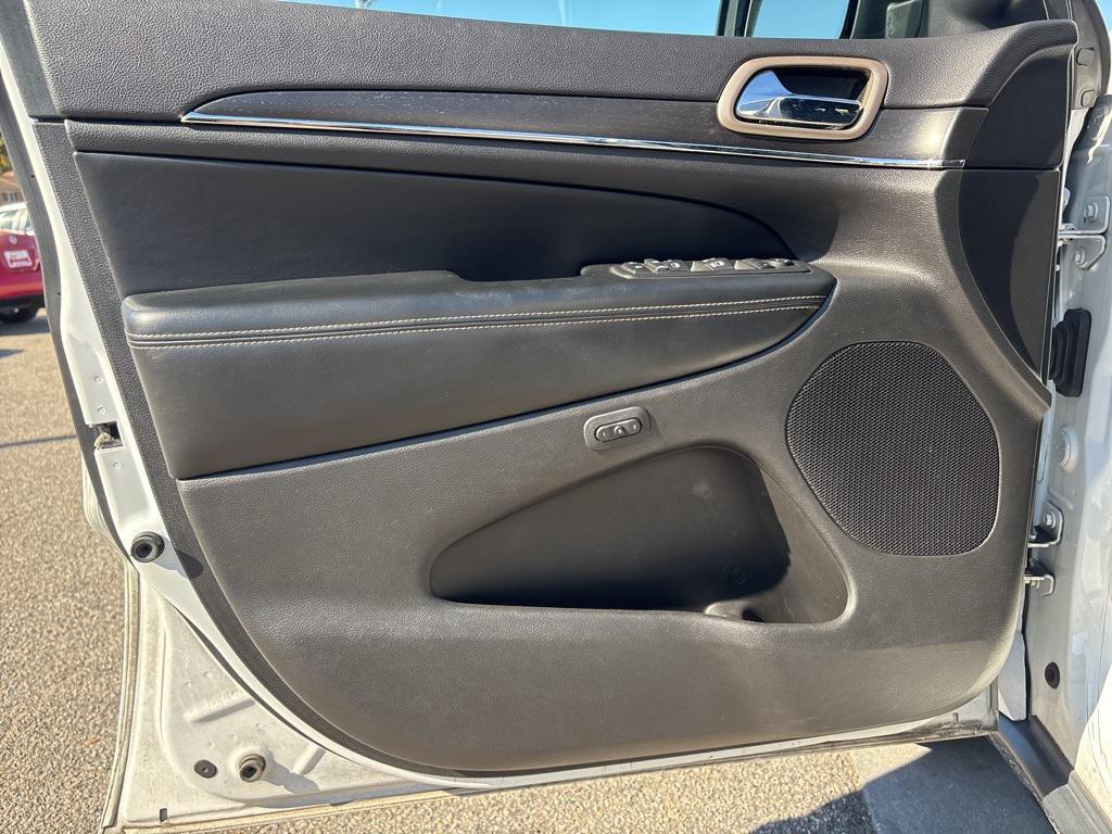 used 2017 Jeep Grand Cherokee car, priced at $12,500