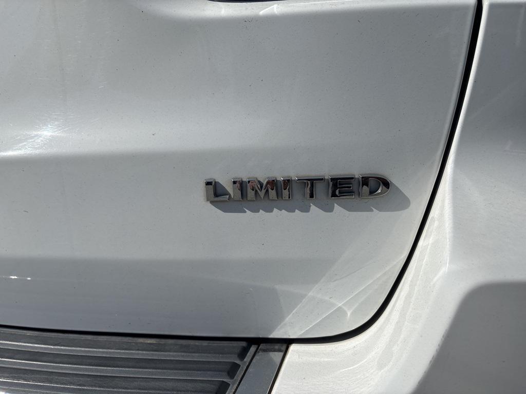 used 2017 Jeep Grand Cherokee car, priced at $12,500