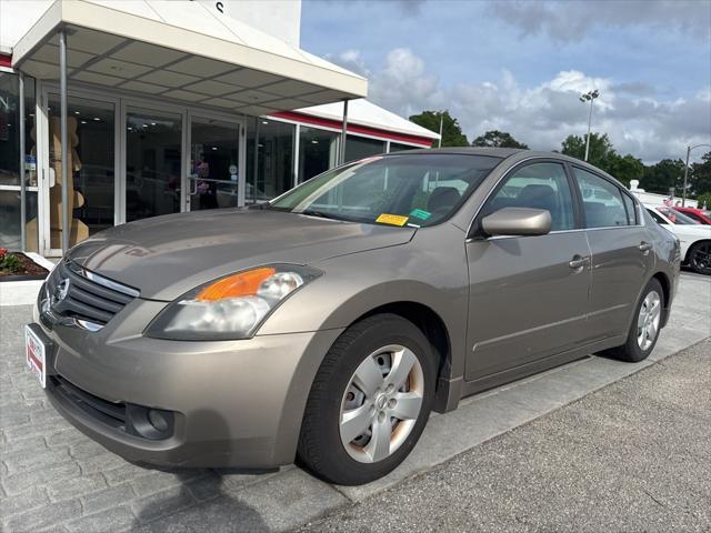 used 2007 Nissan Altima car, priced at $7,999