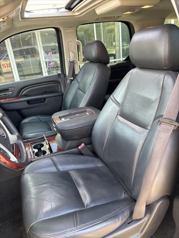 used 2014 Cadillac Escalade car, priced at $16,500