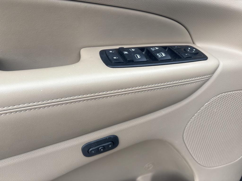 used 2015 Jeep Grand Cherokee car, priced at $9,999