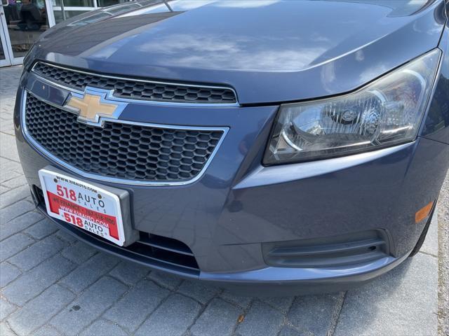 used 2014 Chevrolet Cruze car, priced at $9,500