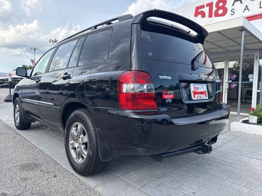 used 2004 Toyota Highlander car, priced at $4,500