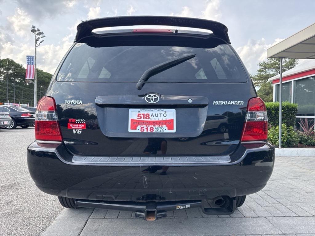 used 2004 Toyota Highlander car, priced at $4,500