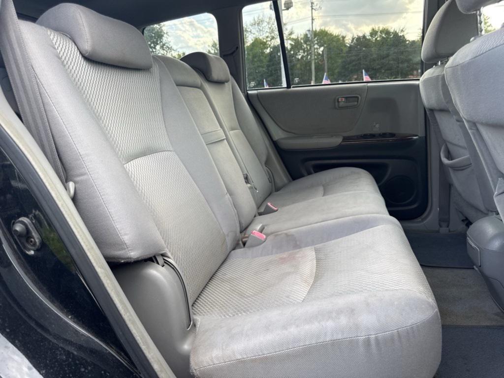 used 2004 Toyota Highlander car, priced at $4,500
