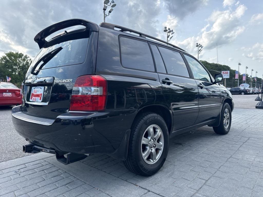 used 2004 Toyota Highlander car, priced at $4,500