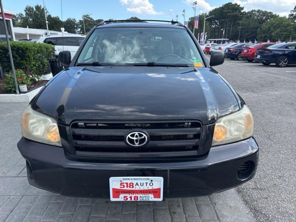 used 2004 Toyota Highlander car, priced at $4,500