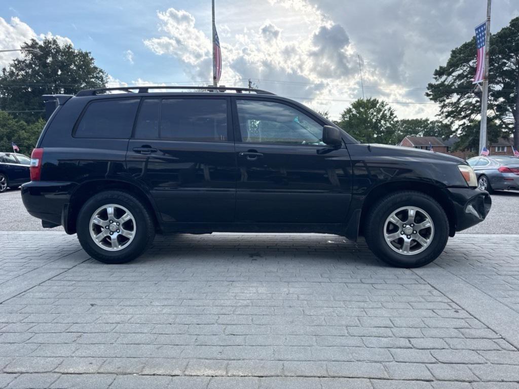 used 2004 Toyota Highlander car, priced at $4,500