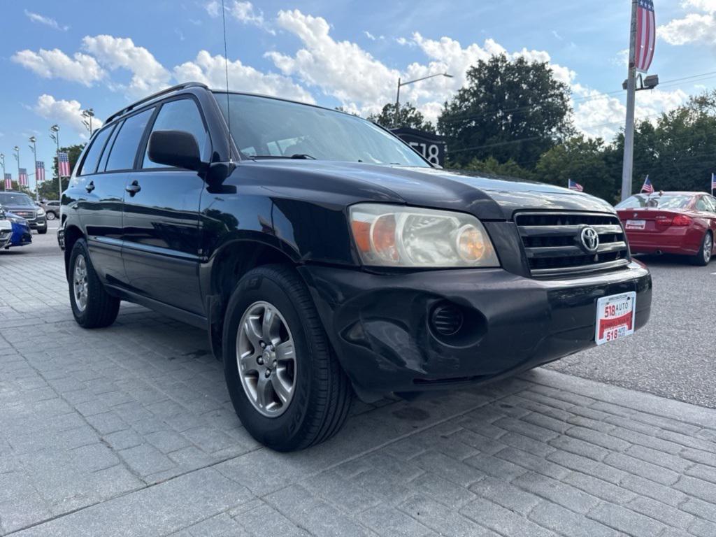 used 2004 Toyota Highlander car, priced at $4,500