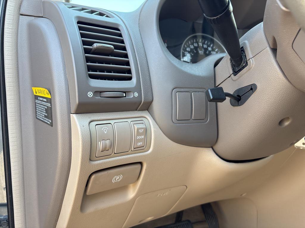 used 2006 Kia Sedona car, priced at $4,999