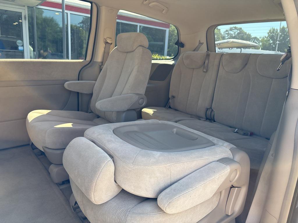 used 2006 Kia Sedona car, priced at $4,999
