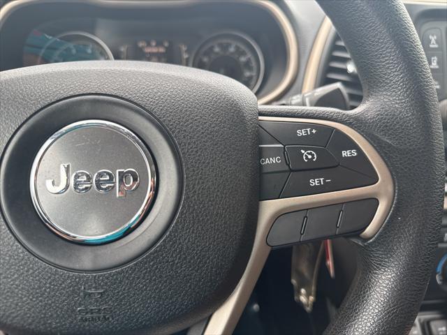 used 2014 Jeep Cherokee car, priced at $5,999
