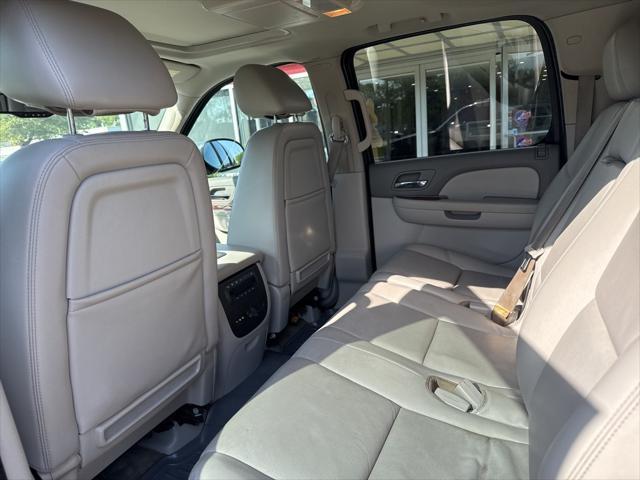 used 2014 Chevrolet Suburban car, priced at $13,500