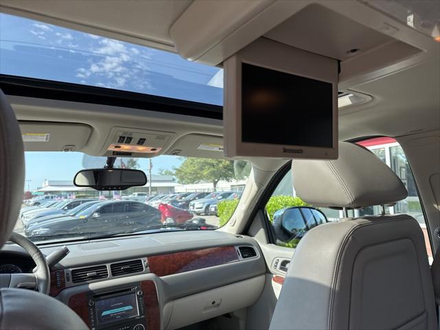 used 2014 Chevrolet Suburban car, priced at $13,500