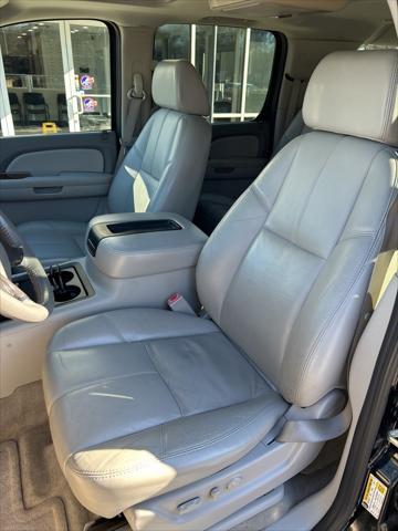 used 2007 Chevrolet Suburban car, priced at $9,999